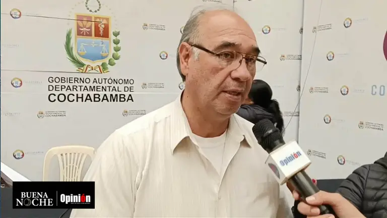 El presidente de la Asociaci&oacute;n de Fraternidades Folcl&oacute;ricas V&iacute;rgen de Urcupi&ntilde;a. Ren&eacute; Valdez, en entrevista con Buena Noche./ CAPTURA DE VIDEO