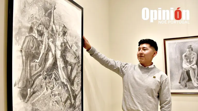 El artista Ariel Coaquira en la presentaci&oacute;n de sus obras. / NO&Eacute; PORTUGAL