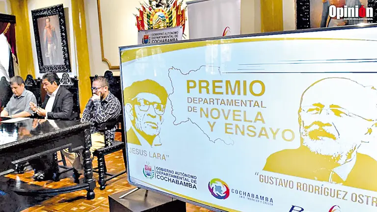Anuncio de los ganadores del Premio departamental de Novela Jesús Lara y el Premio de Ensayo Gustavo Rodríguez. / NOÉ PORTUGAL