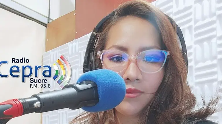 La periodista de Radio Cepra de la ciudad de Sucre, Daniela Valdez./ RRSS DANIELA VALDEZ