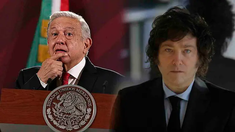 Andr&eacute;s Manuel Lopez Obrador, presidente de M&eacute;xico junto a una fotograf&iacute;a de Javier Milei. COMPOSICI&Oacute;N OPINI&Oacute;N
