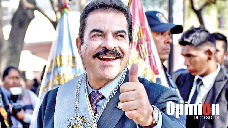 El alcalde Manfred Reyes Villa durante los actos por la fundaci&oacute;n de la Villa de Oropesa./ DICO SOL&Iacute;S