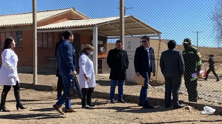 Personal de la junta m&eacute;dica ingresa al penal de Chonchocoro. APG.