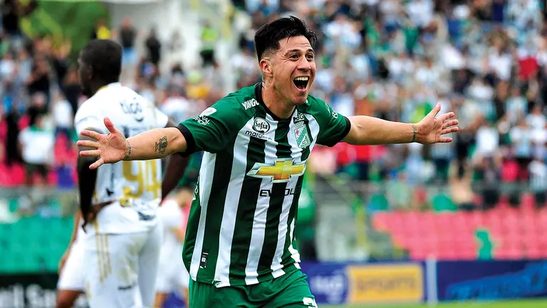Jonatan Cristaldo celebra un gol con el Albiverde sobre el Merengue./ APG