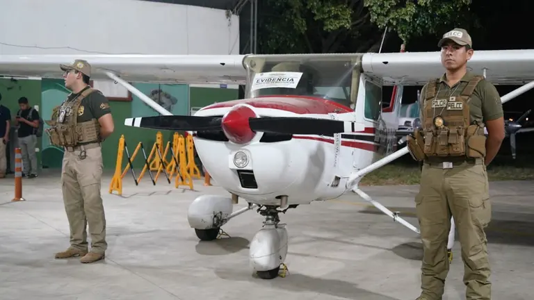 Allanan tres hangares en el aeropuerto El Trompillo en busca de Sebasti&aacute;n Marset ./ MINISTERIO DE GOBIERNO