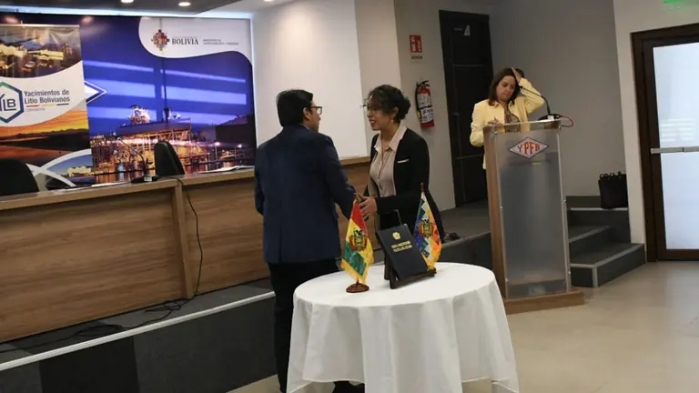 La nueva autoridad es posesionada, este lunes./ APG