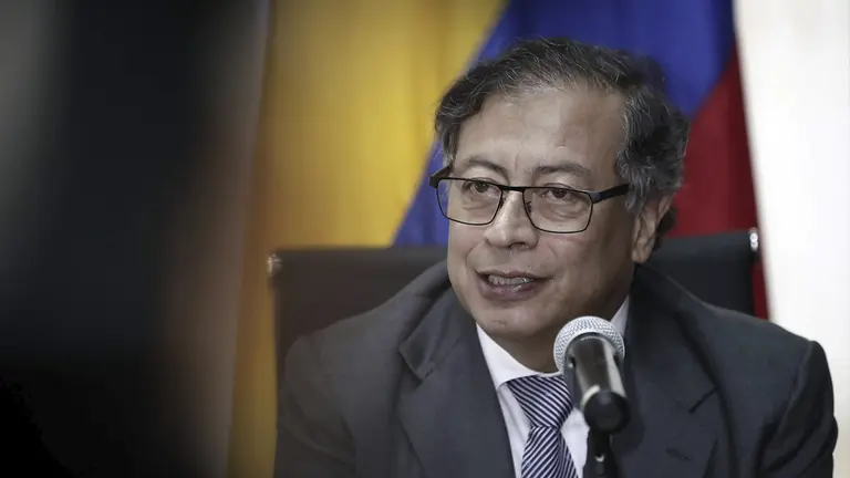 El presidente de Colombia, Gustavo Petro, da una declaraci&oacute;n tras una visita a la Corte Interamericana de Derechos Humanos (CorteIDH) hoy, en San Jos&eacute; (Costa Rica)./ EFE