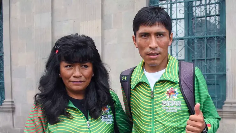 Nemia Coca junto a H&eacute;ctor Garibay./ RRSS