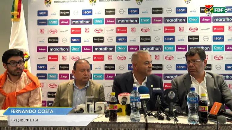 Directivos de la Federaci&oacute;n Boliviana de F&uacute;tbol, en conferencia de prensa./ CAPTURA DE VIDEO