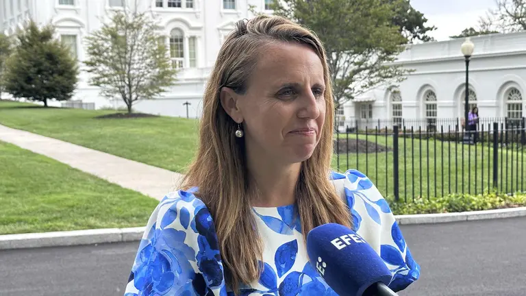 La asesora principal para migraci&oacute;n en la Casa Blanca, Katie Tobin, habla durante una entrevista con EFE, hoy, en la Casa Blanca, en Washington (Estados Unidos)./ EFE