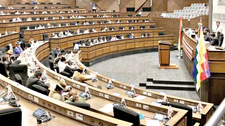 Autoridades sesionan en la C&aacute;mara de Diputados./ AHORA EL PUEBLO