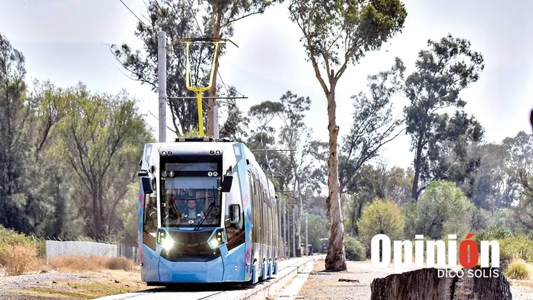 El Tren Metropolitano llega a la Estaci&oacute;n de Sipe Sipe, este 31 de agosto./ DICO SOL&Iacute;S