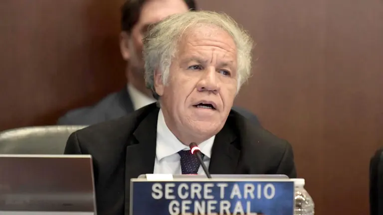 El secretario general de la Organización de los Estados Americanos (OEA), Luis Almagro, habla hoy durante una reunión del Consejo Permanente en Washington, D.C. (EEUU)./ EFE
