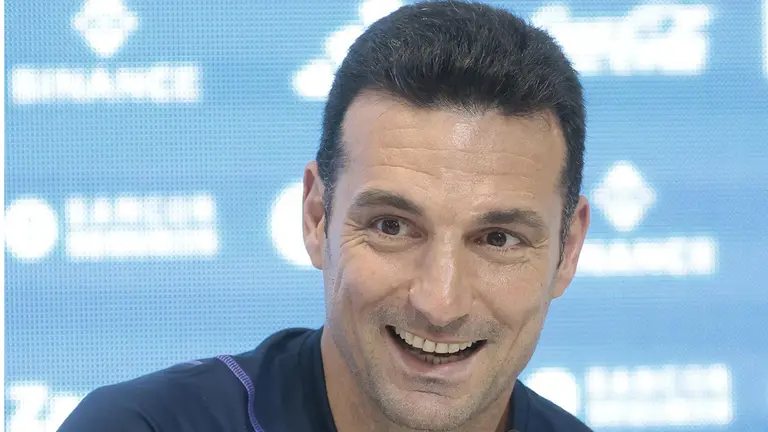 Fotograf&iacute;a de archivo en la que se registr&oacute; al seleccionador del equipo nacional masculino de f&uacute;tbol de Argentina, Lionel Scaloni./ EFE