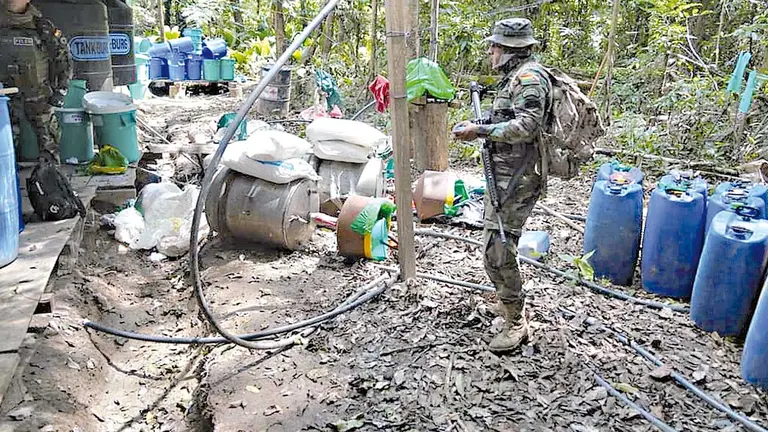 FELCN encuentra laboratorios de droga en la provincia de Chapare, Cochabamba./ MINISTERIO DE GOBIERNO