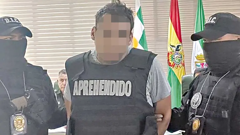 Julio Alejandro G.R., hombre que mat&oacute; a su madre hiri&oacute; a su pareja./ FRECUENCIA POLICIAL SANTA CRUZ
