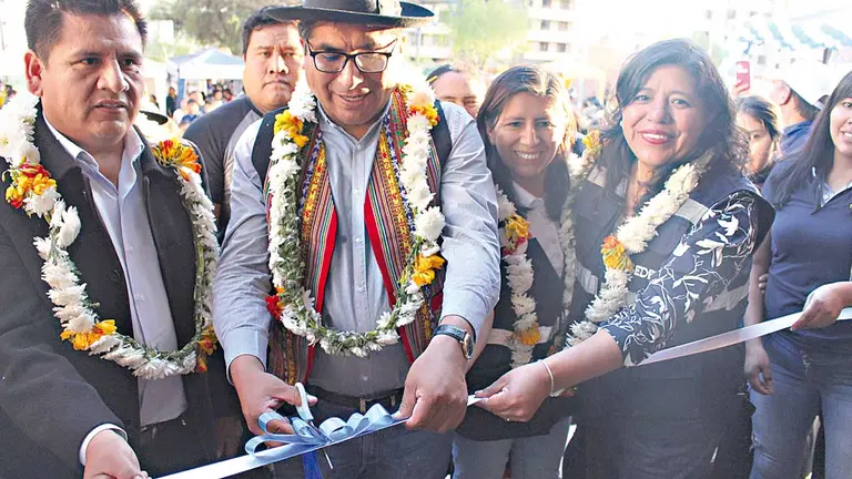 Autoridades inauguran nueva oficina del SEDEM en Sacaba. /  SEDEM