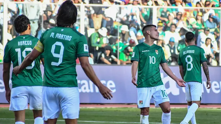Jugadores de la Selecci&oacute;n Boliviana, en el encuentro ante Argentina. DICO SOL&Iacute;S
