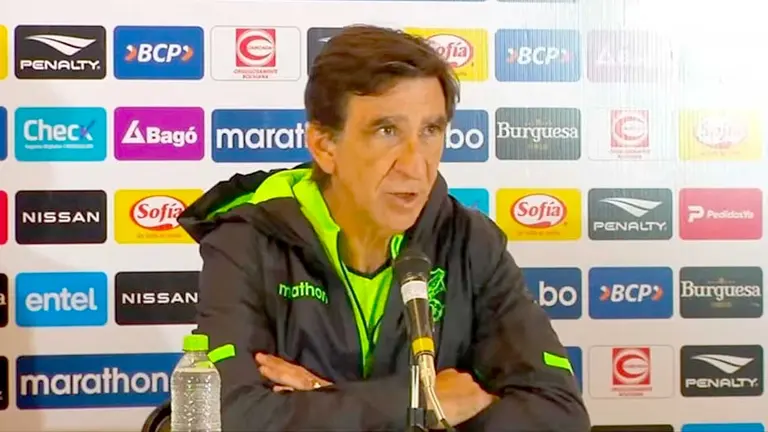 Gustavo Costa, director técnico de la Selección Boliviana, en conferencia de prensa./ URGENTE.BO
