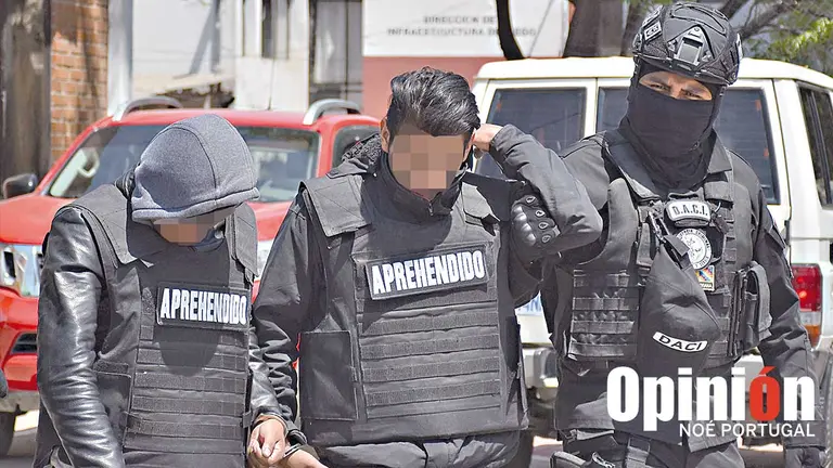 Bismark U.Ch. y Alex E., los hombres que se hac&iacute;an pasar por polic&iacute;as./ NO&Eacute; PORTUGAL
