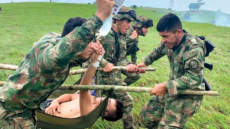 Foto referencial de soldados colombianos heridos./ RCN-RADIO