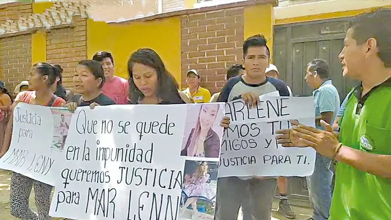 Familiares y amigos de Marlene piden justicia./ RADIO TELEVISI&Oacute;N CARANAVI