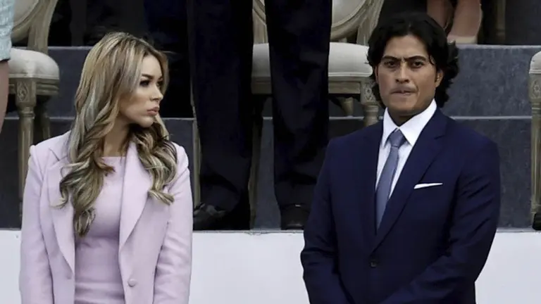 Nicol&aacute;s Petro Burgos, hijo del presidente Gustavo Petro (d) junto a su exesposa Day V&aacute;squez (i), en una fotograf&iacute;a de archivo./ EFE