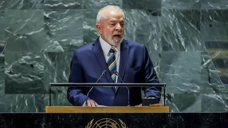 El presidente de Brasil, Luiz In&aacute;cio Lula da Silva, habla en la apertura de la Asamblea General de la ONU, este 19 de septiembre de 2023, en Nueva York./ EFE