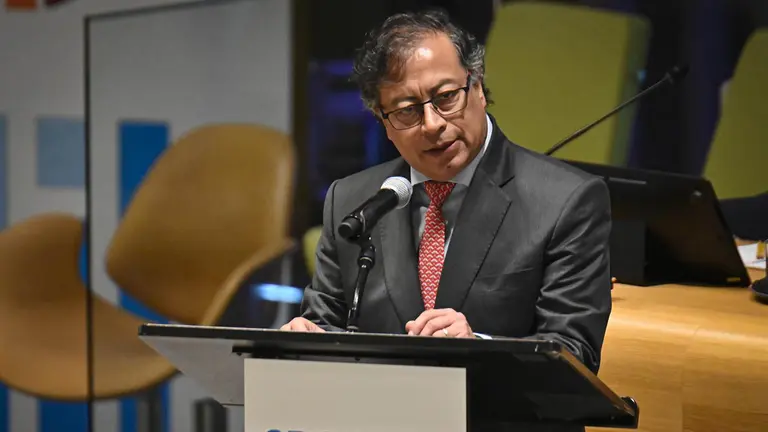 El presidente de Colombia, Gustavo Petro, habla durante una reuni&oacute;n de alto nivel de la cumbre de las Naciones Unidas sobre los Objetivos de Desarrollo Sostenible (ODS)./ EFE