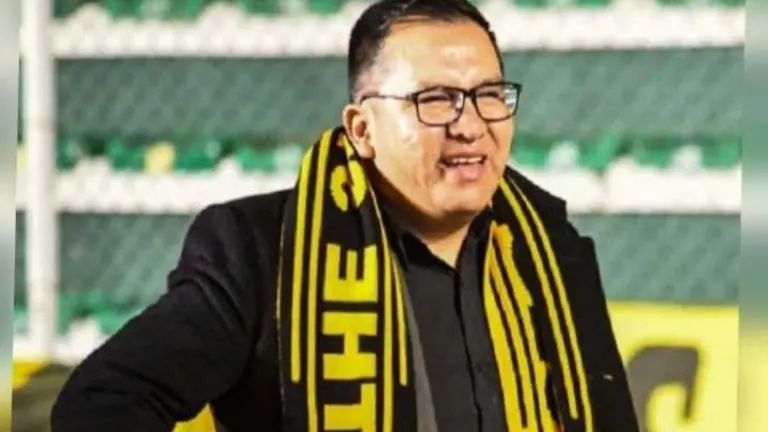 Héctor Montes presidente del Club The Strongest. Estudio Fútbol Bolivia. 