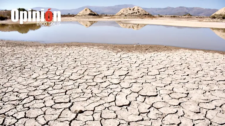 Una laguna de Cochabamba amenazada por la sequ&iacute;a./ DICO SOL&Iacute;S