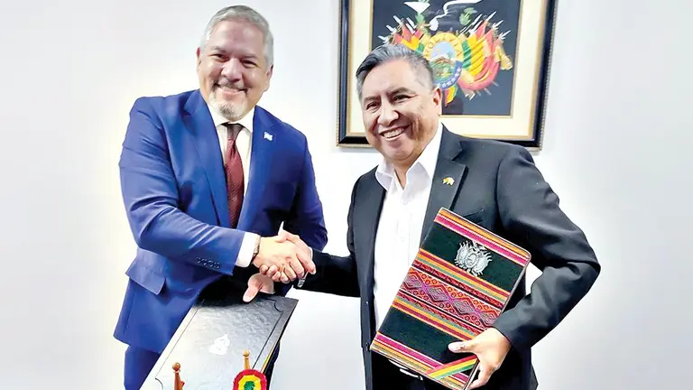 Enrique Reina y Rogelio Mayta./ APG