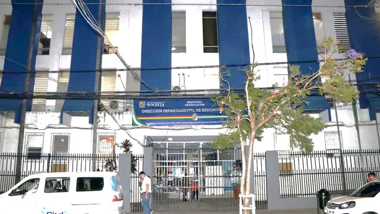 Frontis de la Dirección Departamental de Educación de Santa Cruz./ MINISTERIO DE EDUCACION