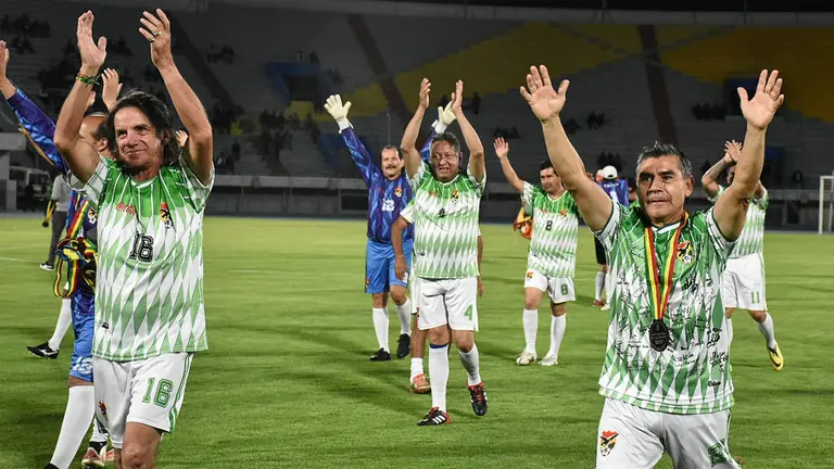 Jugadores de la Selecci&oacute;n, en el F&eacute;lix Capriles de Cochabamba./ DICO SOL&Iacute;S