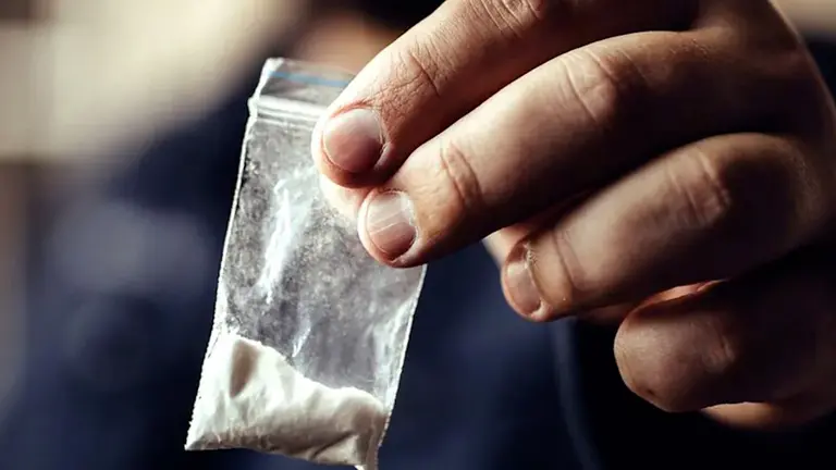 Imagen referencial de un sobre de coca&iacute;na./ FOTO: URGENTE.BO