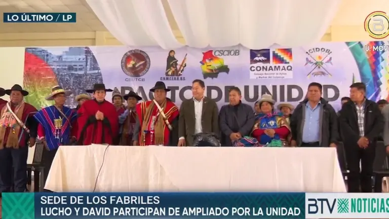 El presidente Luis Arce y el vicepresidente David Choquehuanca (c), en el ampliado del Pacto de Unidad. ABI