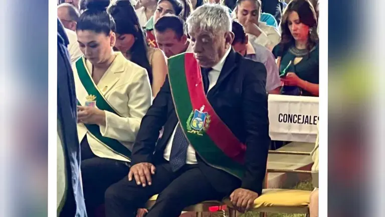 El alcalde de La Paz, Iv&aacute;n Arias, dormido en Santa Cruz. RRSS