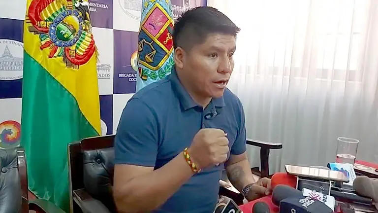 El senador del MAS, Leonardo Loza, en conferencia de prensa./ CAPTURA DE VIDEO