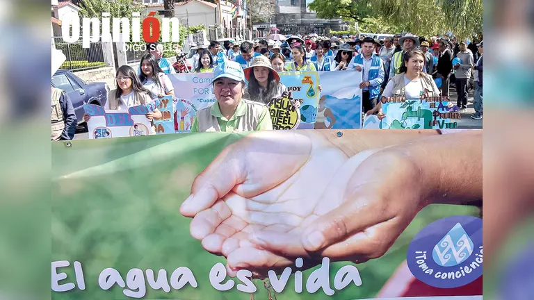 La marcha en el lanzamiento de la campa&ntilde;a de uso racional del agua, este 25 de septiembre./ DICO SOL&Iacute;S