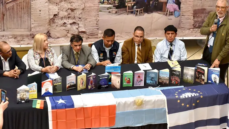 Representantes de varios pa&iacute;ses inauguran el quinto Congreso Latinoamericano de Escritores y Poetas &ldquo;Uniendo Fronteras&rdquo;./ NO&Eacute; PORTUGAL