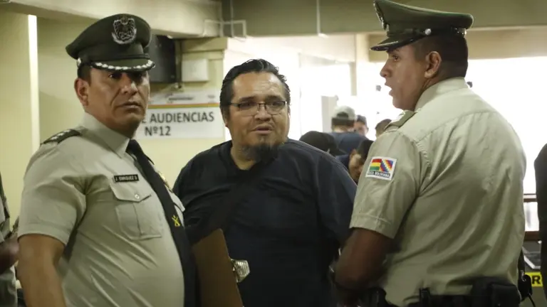 Jhasmani Torrico llega a la audiencia de los miembros de la RJC. APG