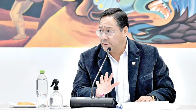 El presidente de Bolivia, Luis Arce, en conferencia de prensa./ ABI