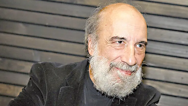 Ra&uacute;l Zurita, el poeta chileno que aparece entre los
favoritos para el galard&oacute;n 2023./ LA TERCERA