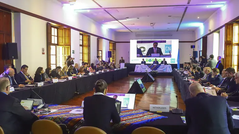 Fotograf&iacute;a cedida por ministerio del Interior de Ecuador donde se observa a los jefes de los organismos antidrogas de Latinoam&eacute;rica y el Caribe durante una reuni&oacute;n hoy, en Quito (Ecuador)./ EFE