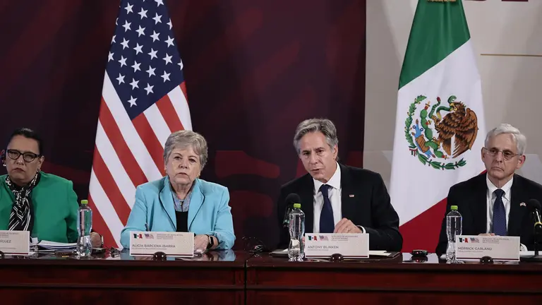 La secretaria mexicana de Seguridad y Protecci&oacute;n Ciudadana, Rosa Icela Rodr&iacute;guez; la canciller mexicana, Alicia B&aacute;rcena; el secretario de Estado de Estados Unidos, Antony Blinken y el fiscal general, Merrick Garland participan hoy./ EFE