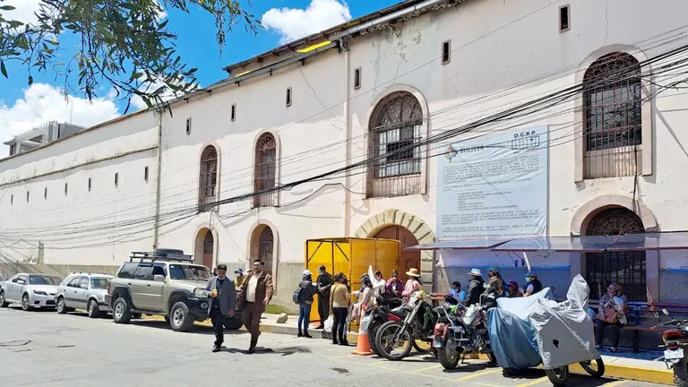 Frontis de la cárcel San Pedro de La Paz./ ABI