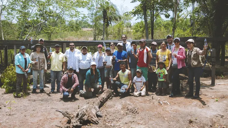 Imagen en una de las comunidades donde llega agua SOMOS./ CORTES&Iacute;A