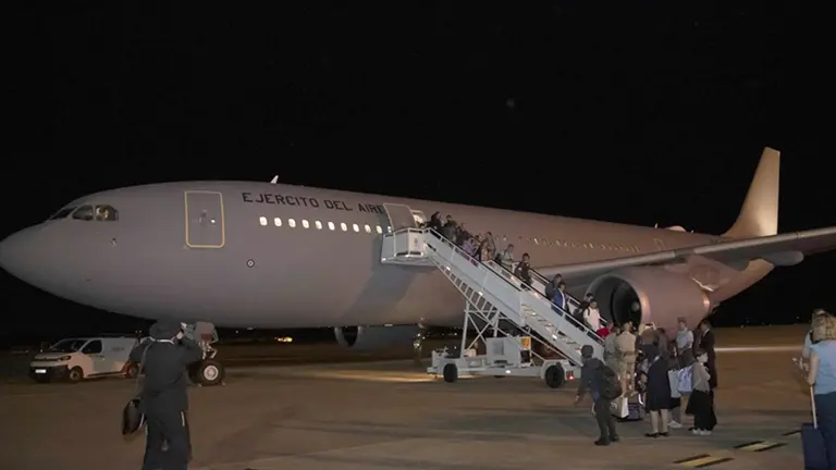 El avi&oacute;n militar del Ministerio de Defensa de Espa&ntilde;a traslad&oacute; desde Tel Aviv a varias personas./ MDE