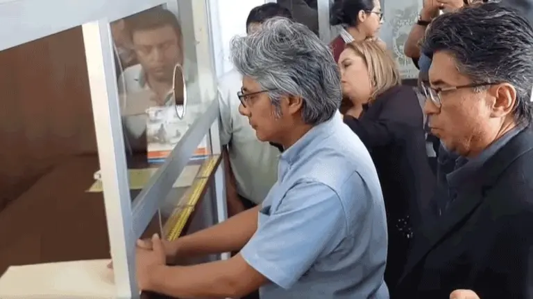El exprocurador del Estado Wilfredo Ch&aacute;vez, en la Fiscal&iacute;a. SEO TV