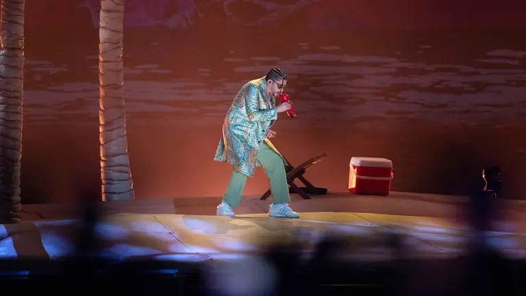 Fotograf&iacute;a de archivo donde se observa al cantante Bad Bunny, durante un concierto celebrado en el Estadio Azteca, en la Ciudad de M&eacute;xico (M&eacute;xico). EFE
